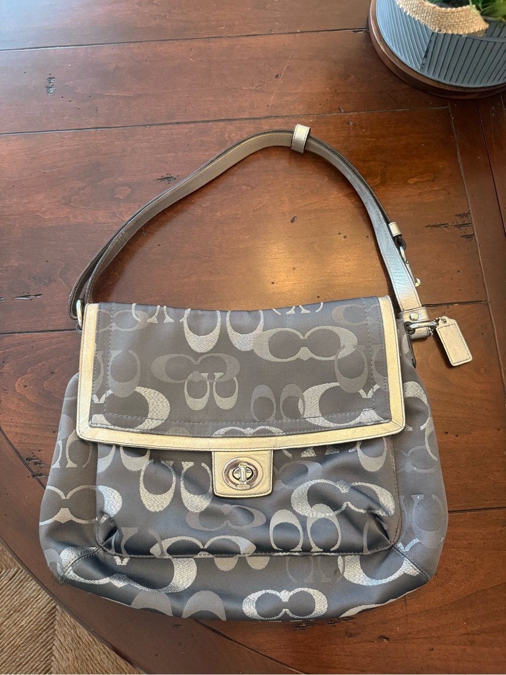 Coach 2012 Y2K Kristy Shoulder/Crossbody in monogram Used!